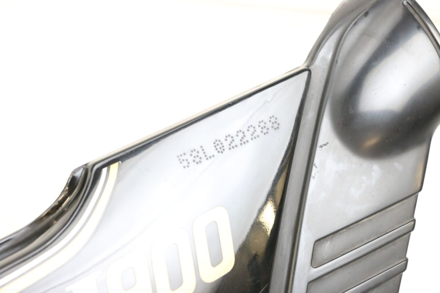 photo de RIGHT UNDERSEAT PANEL YAMAHA XJ F 900 (1983 - 1994) - Component detail