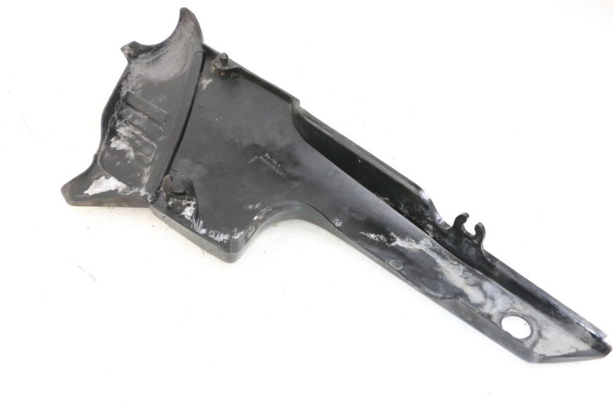 photo de RIGHT UNDERSEAT PANEL YAMAHA XJ F 900 (1983 - 1994) - Zoom on usage condition