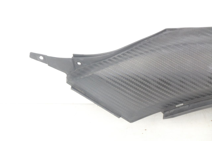 photo de RIGHT UNDERSEAT PANEL YAMAHA XP T-MAX TMAX ABS 530 (2012 - 2015) - Fixing points details