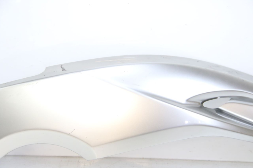 photo de RIGHT UNDERSEAT PANEL YAMAHA XP T-MAX TMAX 500 (2004 - 2007) - Markings and original references