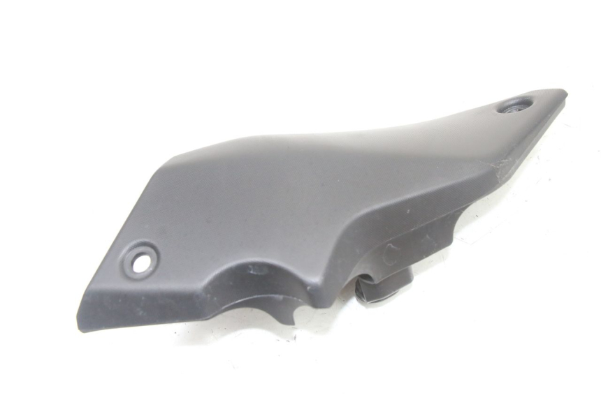 photo de RIGHT UNDERSEAT PANEL YAMAHA TRACER 7 700 (2020 - 2024) - Component detail