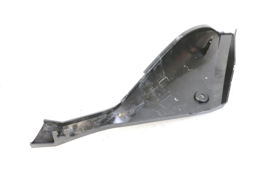 photo de RIGHT UNDERSEAT PANEL YAMAHA TZR 50 (2008 - 2016) - Zoom on usage condition