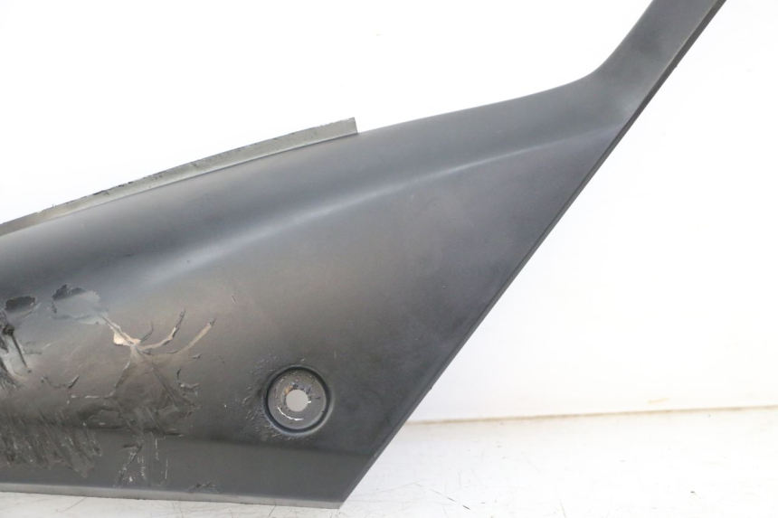 photo de RIGHT UNDERSEAT PANEL YAMAHA TZR 50 (2008 - 2016) - Markings and original references