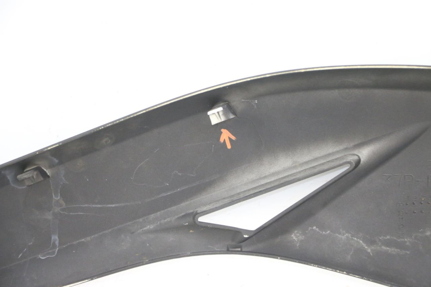 photo de RIGHT UNDERSEAT PANEL YAMAHA X-MAX XMAX ABS 250 (2010 - 2014) - Fixing points details