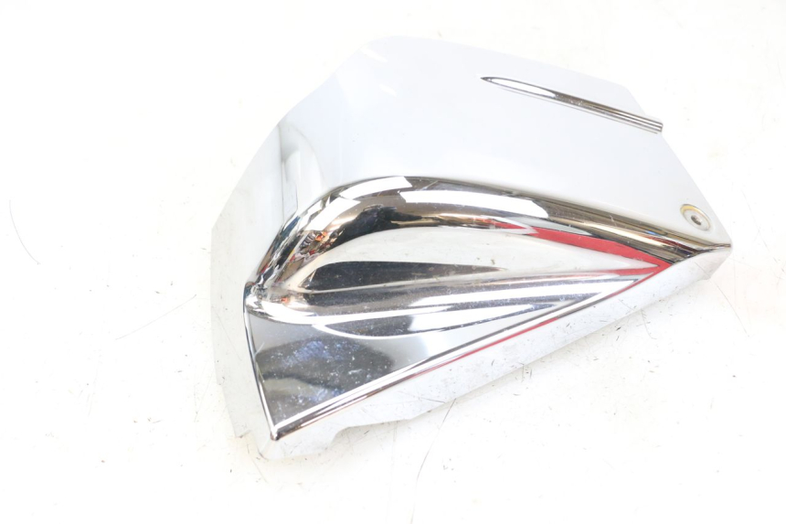 photo de RIGHT UNDERSEAT PANEL YAMAHA XVS DRAG STAR DRAGSTAR 650 (1997 - 2007) - Fixing points details