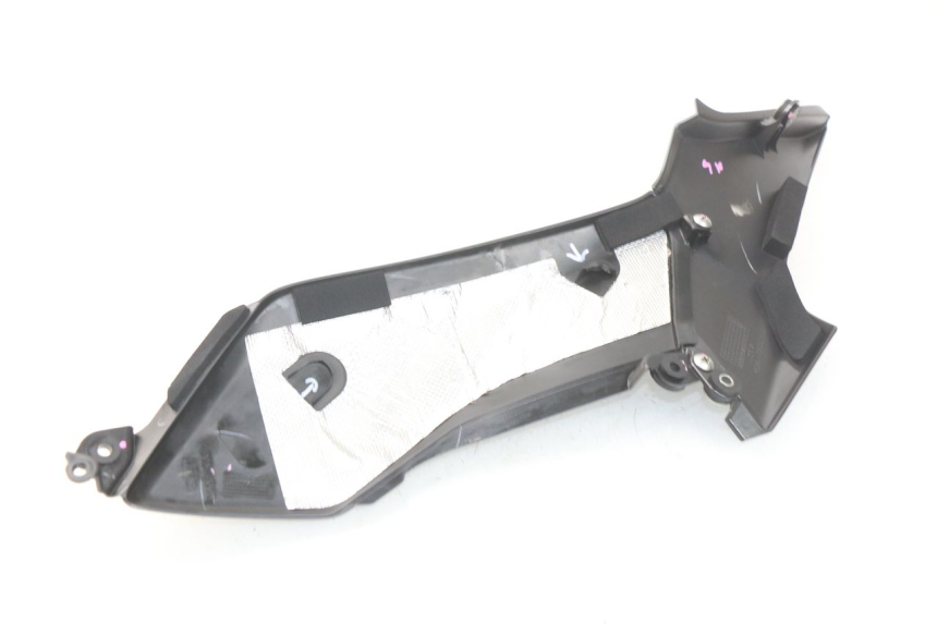 photo de RIGHT UNDERSEAT PANEL KAWASAKI Z Z900 900 (2017 - 2019) - Component detail