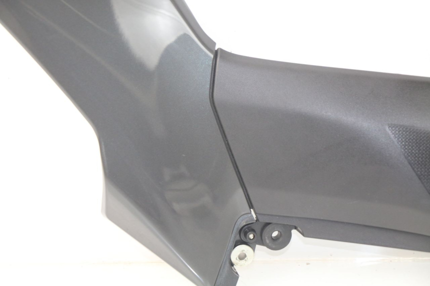 photo de RIGHT UNDERSEAT PANEL KAWASAKI Z Z900 900 (2017 - 2019) - Fixing points details