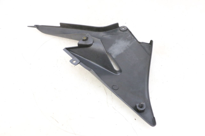 photo de RIGHT UNDERSEAT PANEL KAWASAKI ZR 7 750 (1999 - 2004) - Surface and material condition