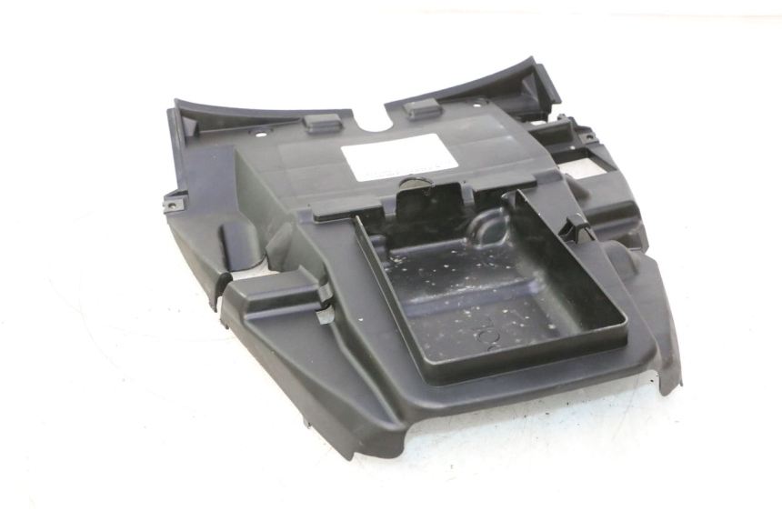 photo de UNDERSEAT PANEL HONDA FJS SILVER WING SILVERWING 400 (2005 - 2008) - Alternative perspective