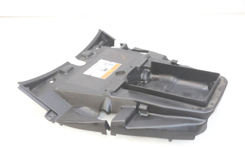 photo de UNDERSEAT COVER HONDA FJS SILVERWING SILVER WING 400 (2009 - 2016) - Zoom on usage condition