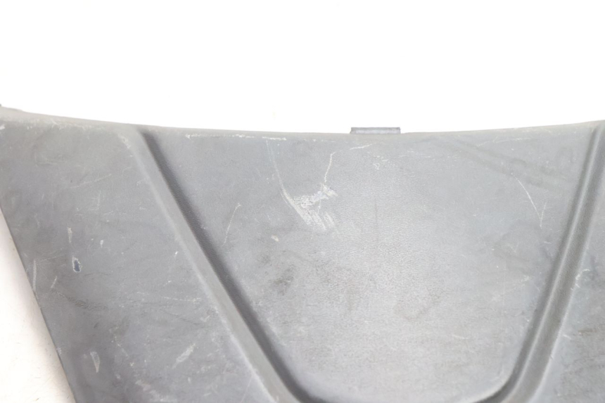 photo de UNDERSEAT COVER PIAGGIO FLY 2T 50 (2004 - 2017) - Zoom on usage condition