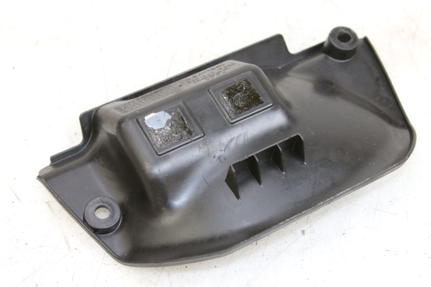 photo de UNDERSEAT PANEL HONDA FORZA 125 (2015 - 2016) - Zoom on usage condition