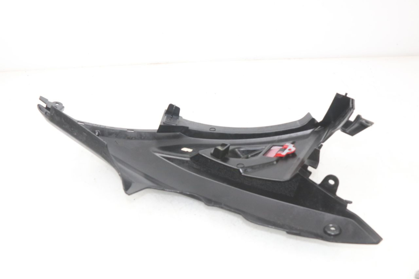 photo de LEFT UNDERSEAT PANEL YAMAHA AEROX NAKED 2T 50 (2013 - 2017) - Zoom on usage condition