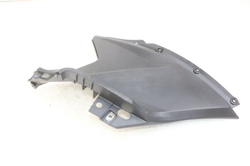 photo de LEFT UNDERSEAT COVER KYMCO AGILITY 16+ 4T 50 (2018 - 2023) - Technical close-up