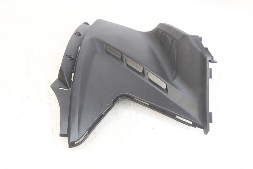 photo de LEFT UNDERSEAT COVER KYMCO AGILITY 16+ 4T 50 (2018 - 2023) - Fixing points details