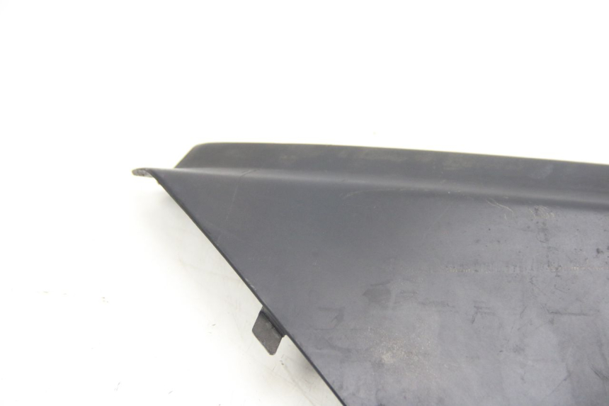 photo de LEFT UNDERSEAT COVER APRILIA ATLANTIC 500 (2002 - 2003) - Technical close-up