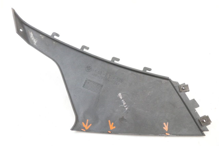 photo de LEFT UNDERSEAT COVER BMW C1 125 (2000 - 2003) - Alternative perspective