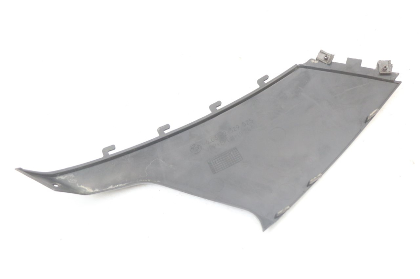 photo de LEFT UNDERSEAT COVER BMW C1 125 (2000 - 2003) - Zoom on usage condition