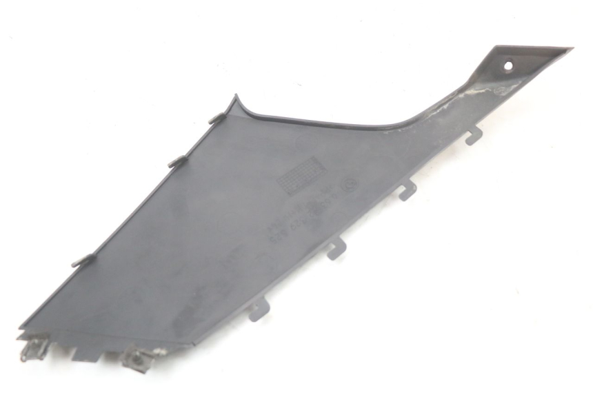 photo de LEFT UNDERSEAT COVER BMW C1 125 (2000 - 2003) - Alternative perspective