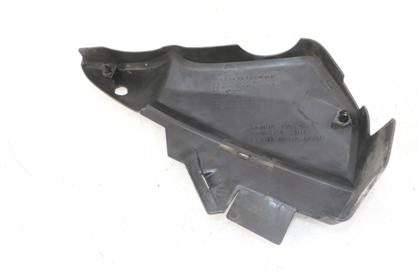 photo de LEFT UNDERSEAT COVER HONDA CBF 500 (2004 - 2007) - Alternative perspective