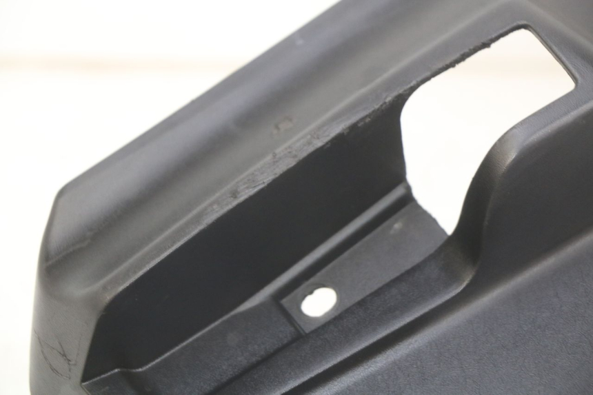 photo de LEFT UNDERSEAT COVER PEUGEOT CITYSTAR AIR 125 (2014 - 2017) - Technical close-up