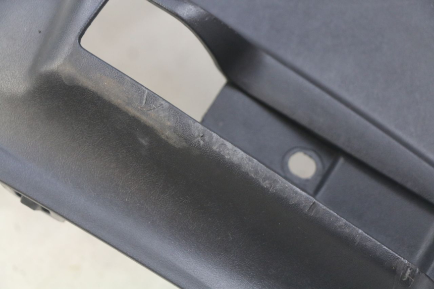 photo de LEFT UNDERSEAT COVER PEUGEOT CITYSTAR 125 (2011 - 2017) - Alternative perspective