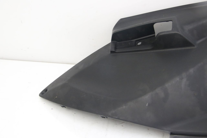 photo de LEFT UNDERSEAT COVER PEUGEOT CITYSTAR 50 (2013 - 2017) - Zoom on usage condition