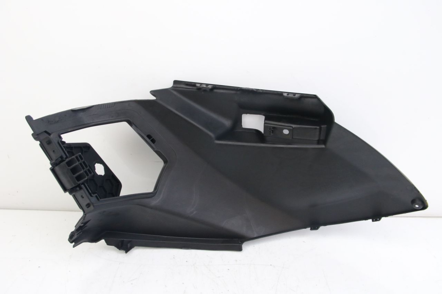 photo de LEFT UNDERSEAT COVER PEUGEOT CITYSTAR 50 (2013 - 2017) - Alternative perspective