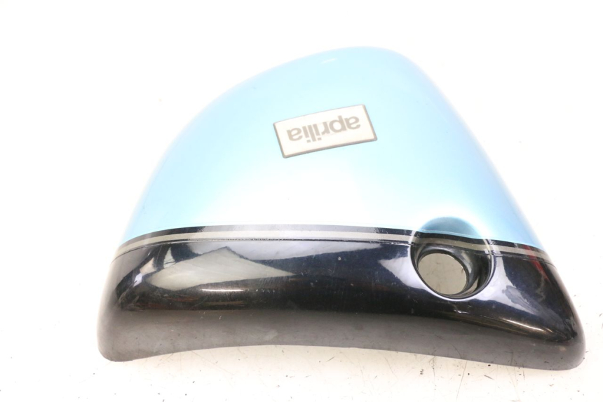 photo de LEFT UNDERSEAT PANEL APRILIA CLASSIC 125 (1995 - 2001) - Alternative perspective