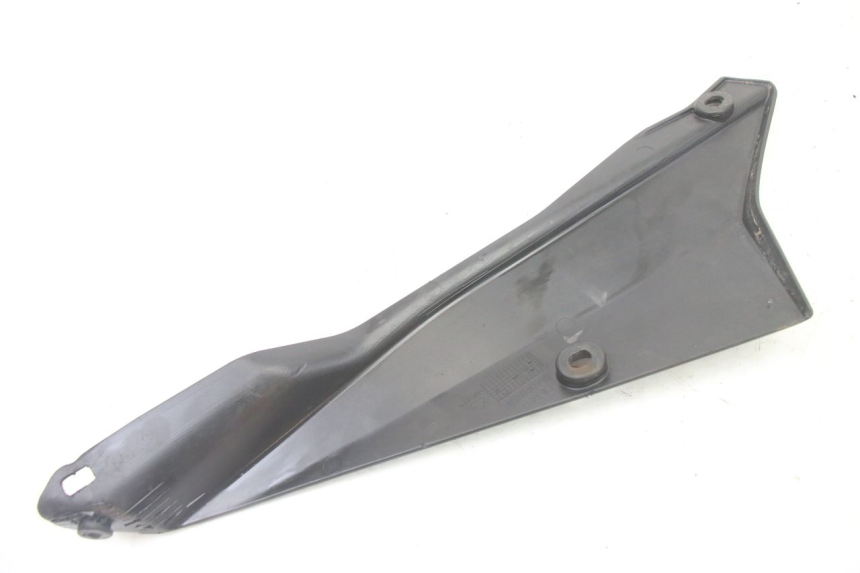 photo de LEFT UNDERSEAT PANEL DERBI SENDA SM DRD X-TREME 50 (2011 - 2017) - Zoom on usage condition