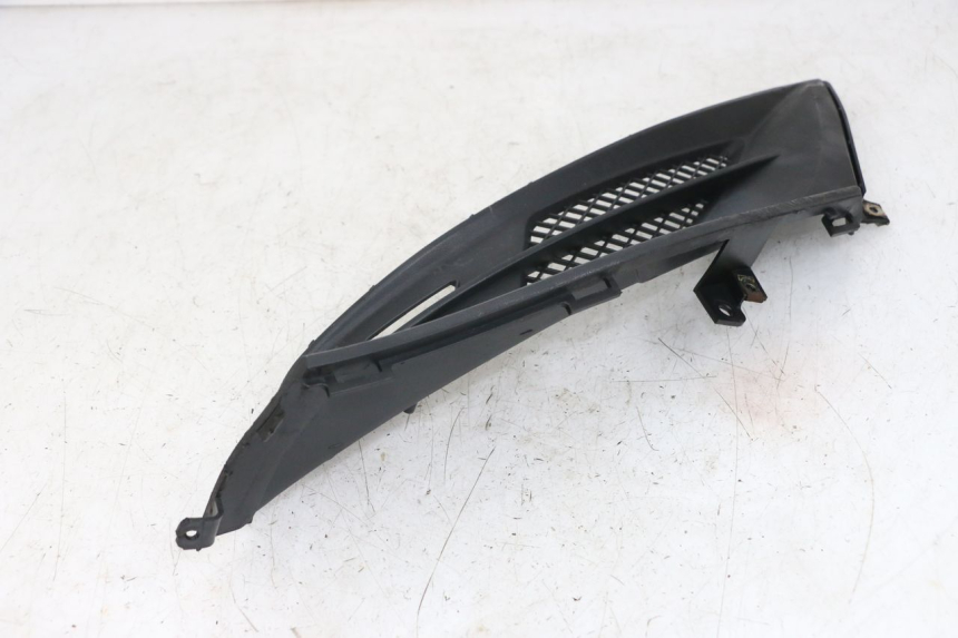 photo de LEFT UNDERSEAT COVER KYMCO DINK 4T 50 (2007 - 2018) - Technical close-up
