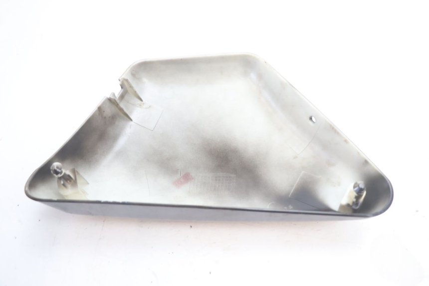photo de LEFT UNDERSEAT PANEL MASH DIRT TRACK 50 (2018 - 2020) - Fixing points details