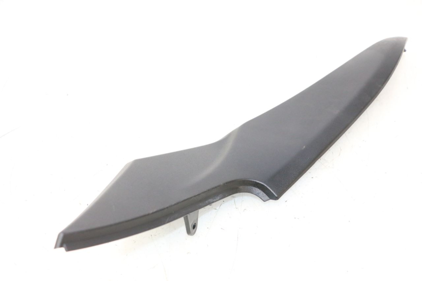 photo de LEFT UNDERSEAT PANEL KAWASAKI ER-6 ER6 N 650 (2005 - 2009) - Alternative perspective