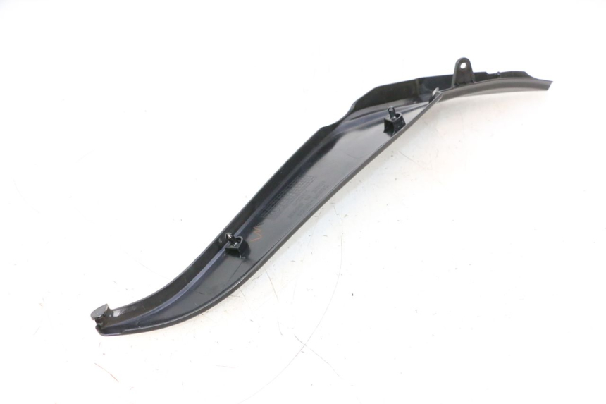 photo de LEFT UNDERSEAT PANEL KAWASAKI ER-6 ER6 N 650 (2005 - 2009) - Fixing points details