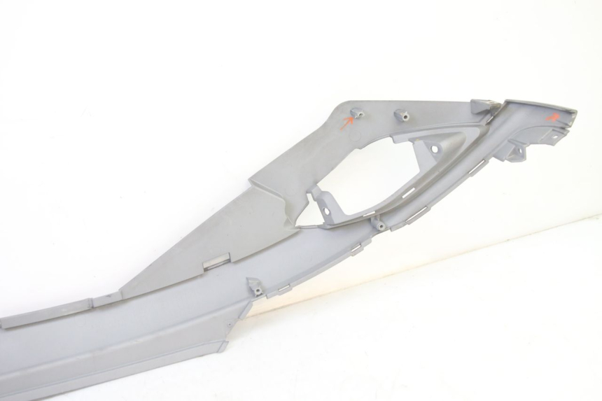 photo de LEFT UNDERSEAT COVER SYM FIDDLE 3 III 125 (2014 - 2020) - Surface and material condition