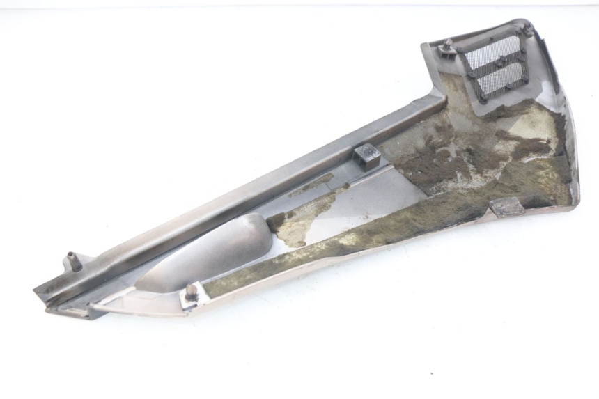 photo de LEFT UNDERSEAT COVER YAMAHA FJ 3CX 1200 (1986 - 1996) - Technical close-up