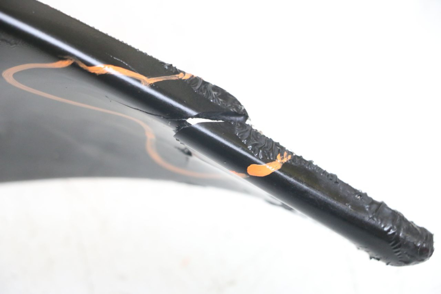 photo de LEFT UNDERSEAT COVER YAMAHA FJ 3CX 1200 (1986 - 1996) - High-resolution close-up