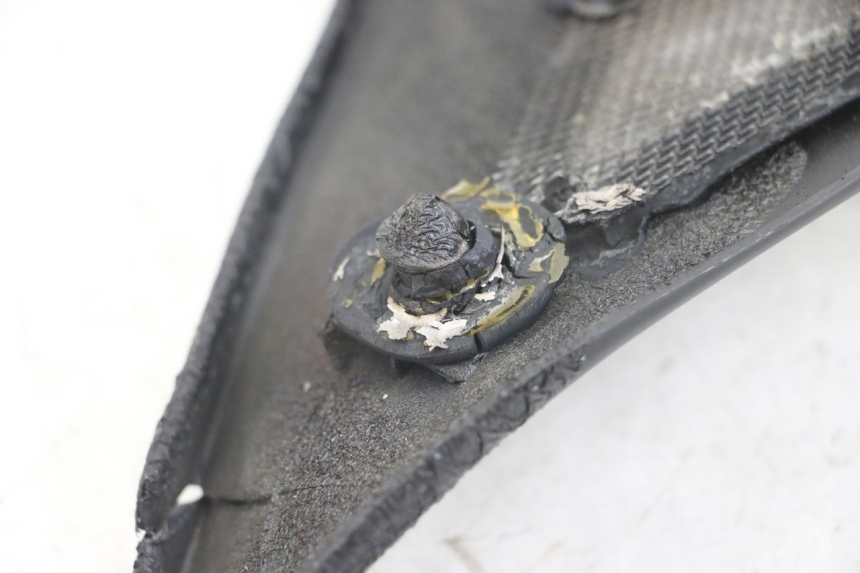 photo de LEFT UNDERSEAT COVER YAMAHA FJ 3CX 1200 (1986 - 1996) - Alternative perspective