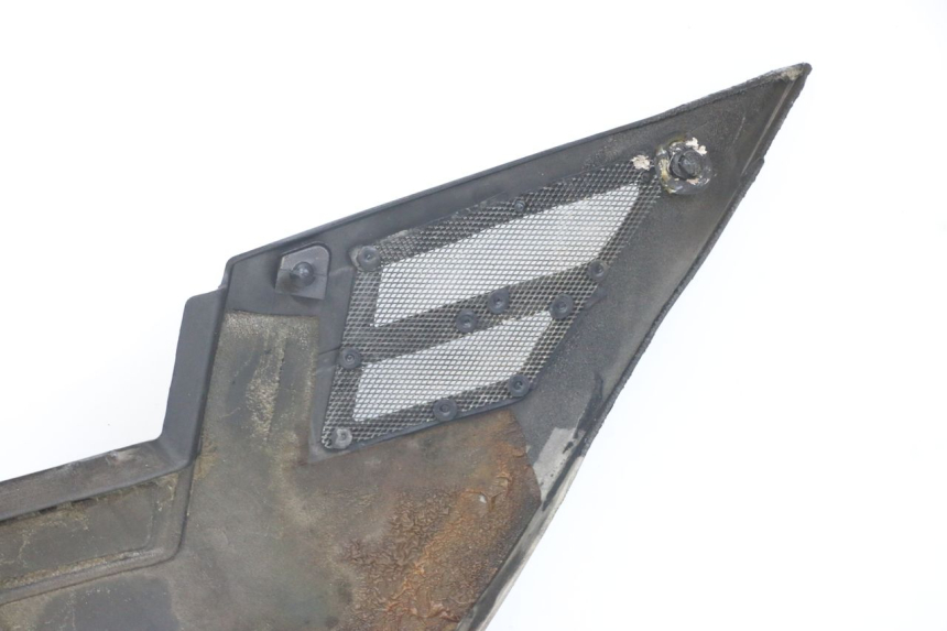 photo de LEFT UNDERSEAT COVER YAMAHA FJ 3CX 1200 (1986 - 1996) - Surface and material condition