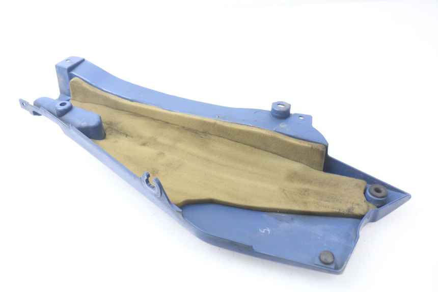 photo de LEFT UNDERSEAT PANEL YAMAHA FJR ABS 1300 (2006 - 2012) - Zoom on usage condition