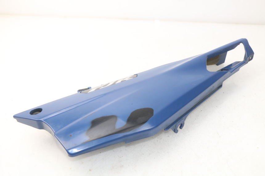 photo de LEFT UNDERSEAT PANEL YAMAHA FJR ABS 1300 (2006 - 2012) - Technical close-up