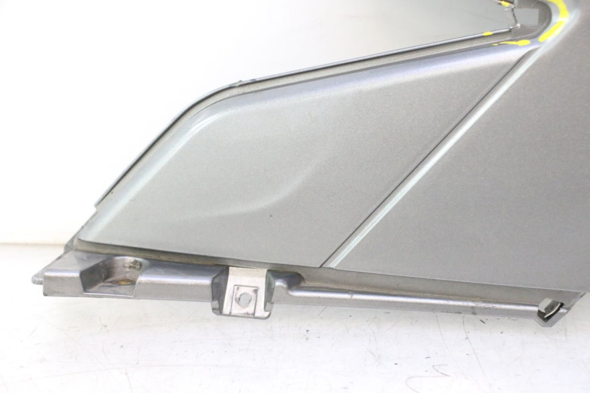 photo de LEFT UNDERSEAT PANEL GILERA GP 800 (2007 - 2013) - Component detail