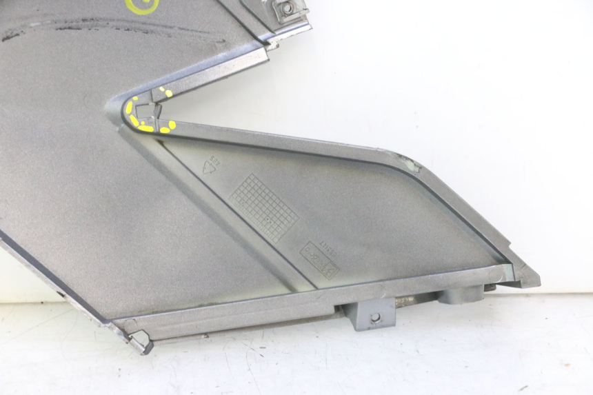photo de LEFT UNDERSEAT PANEL GILERA GP 800 (2007 - 2013) - Markings and original references