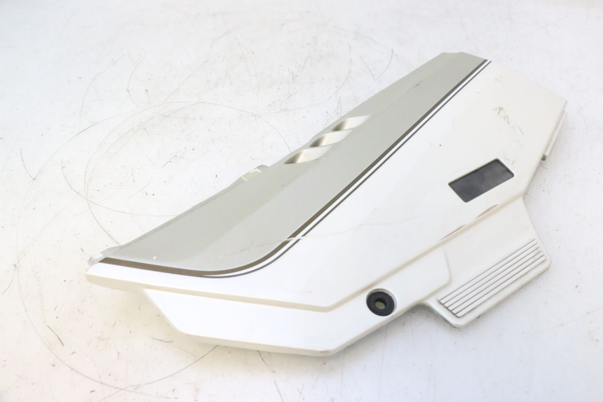 photo de LEFT UNDERSEAT PANEL KAWASAKI GPX F ZX750F 750 (1986 - 1990) - Component detail