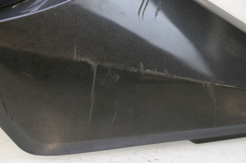 photo de LEFT UNDERSEAT PANEL SUZUKI GSF N BANDIT 1200 (2001 - 2005) - Component zoom