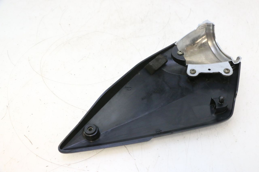 photo de LEFT UNDERSEAT PANEL SUZUKI GSF N BANDIT 1200 (2001 - 2005) - Product overview