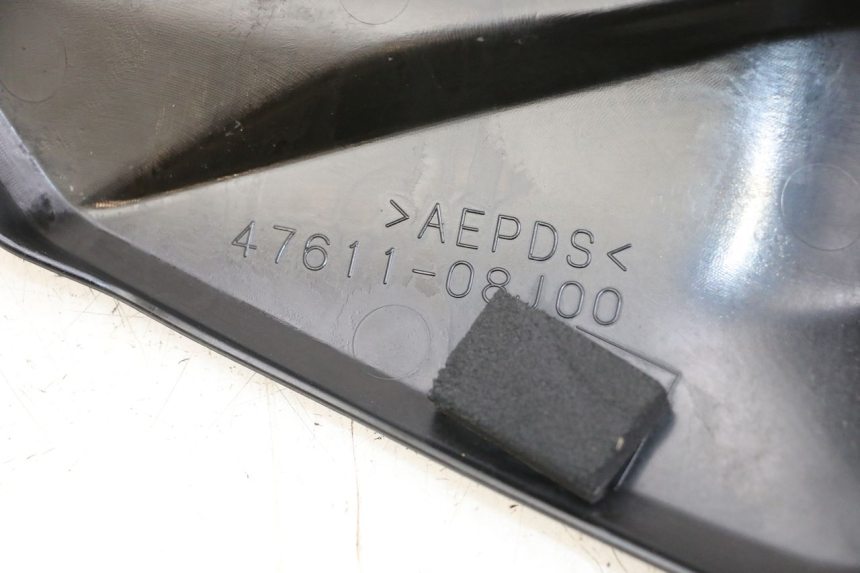 photo de LEFT UNDERSEAT PANEL SUZUKI GSR 750 (2011 - 2017) - Zoom on usage condition