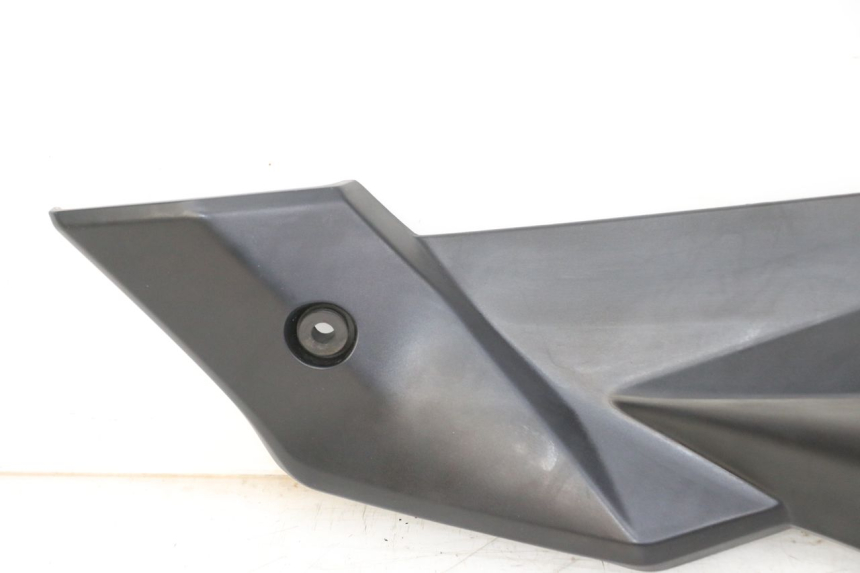 photo de LEFT UNDERSEAT PANEL SUZUKI GSR 750 (2011 - 2017) - Checked used part