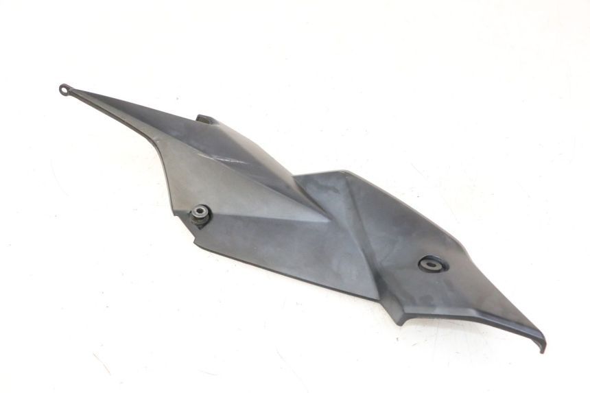 photo de LEFT UNDERSEAT PANEL SUZUKI GSR 750 (2011 - 2017) - Surface and material condition