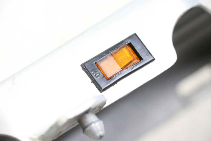 photo de LEFT UNDERSEAT PANEL SUZUKI GSX E 250 (1982 - 1983) - Component detail